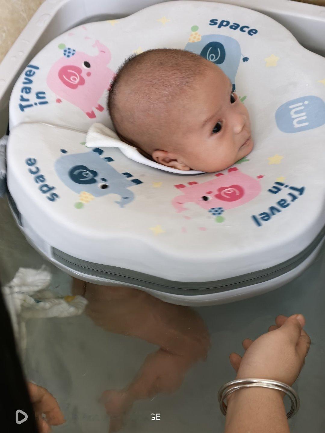 简简单单的游个泳吧游完了就可以一觉睡到晚饭了！ 