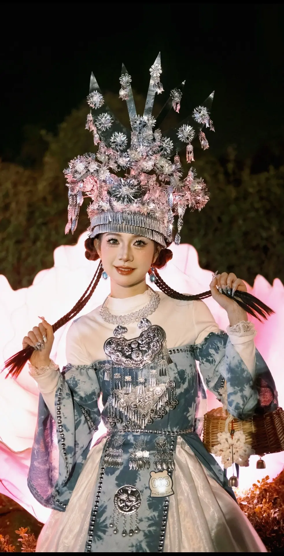 注意看这个女人叫洋洋。