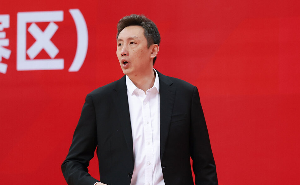 易立：赢球关键在于全队统一防守执行力，和团队的篮板保护