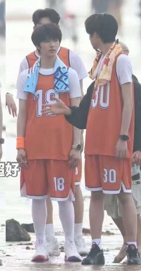 我们的少年时代2篮球服路透TF四代新剧篮球服路透  这篮球服整的 