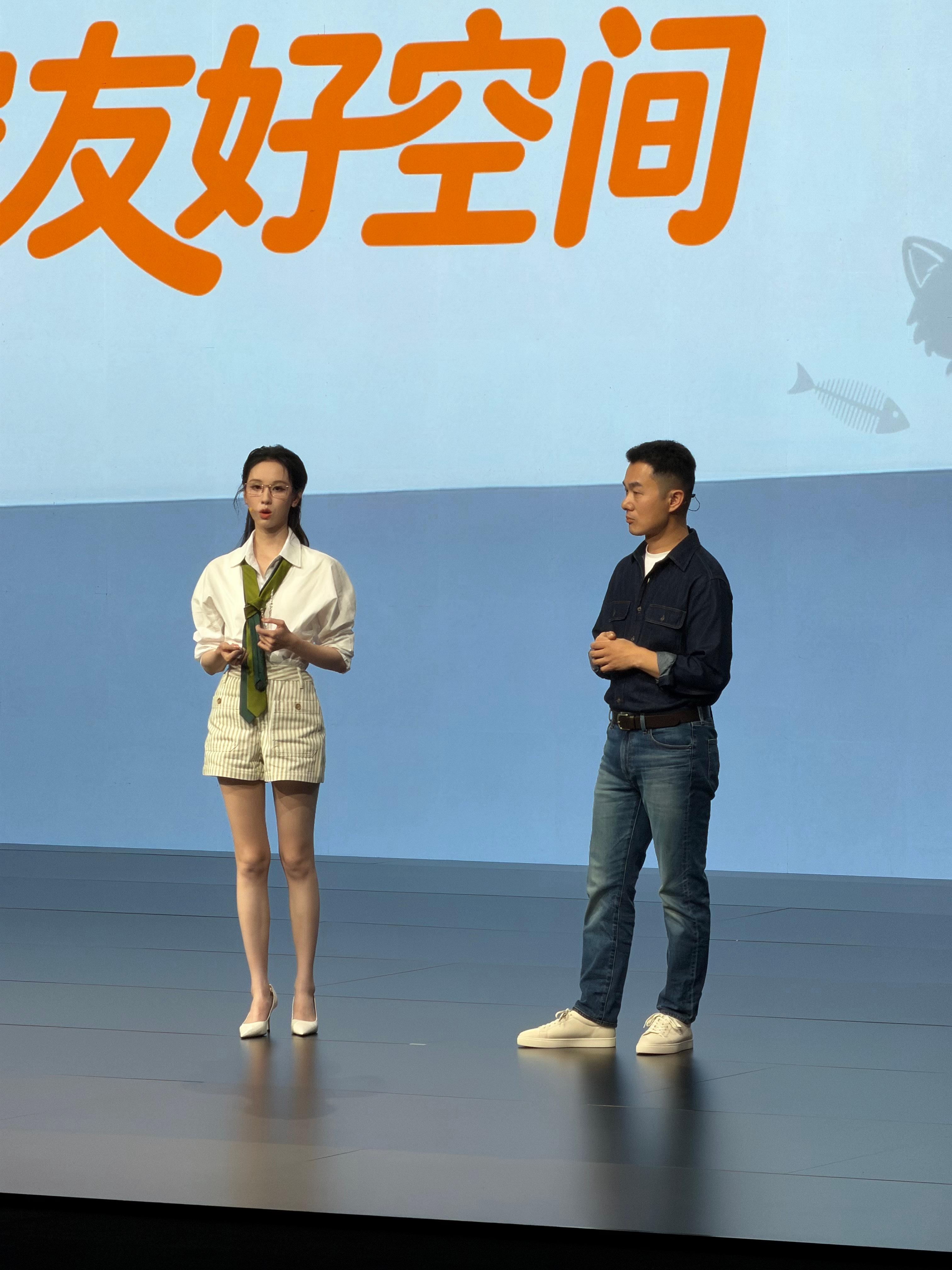 这谁受得了啊！零跑A10一路都灵陈都灵