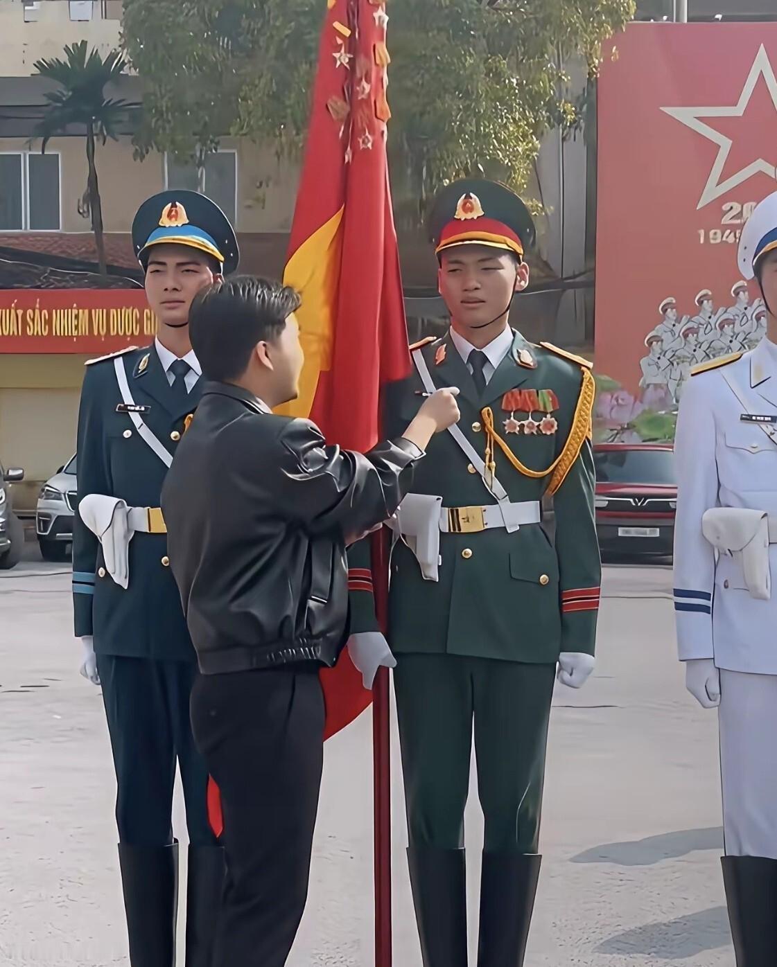 在越南，能找到身高1.80米以上的年轻士兵确实不容易，除非动用国家力量。而为了抄