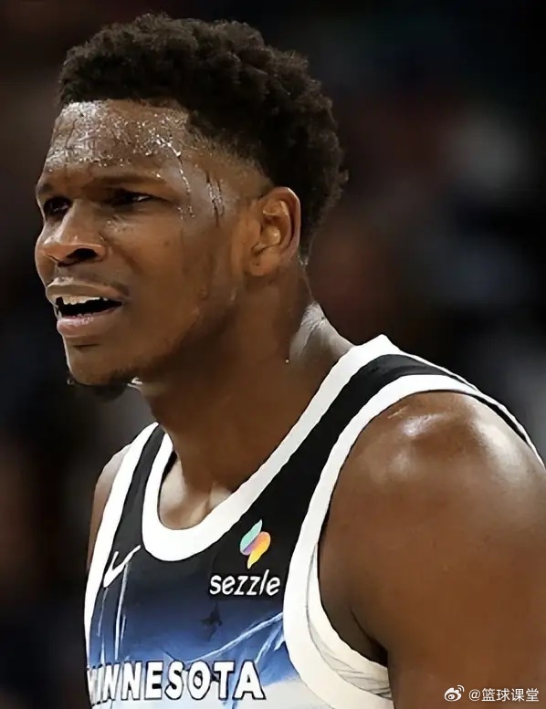 华子无缘评奖！名记炮轰65场规则：“‘至少出战20分钟才算有效场次’这条规则真的