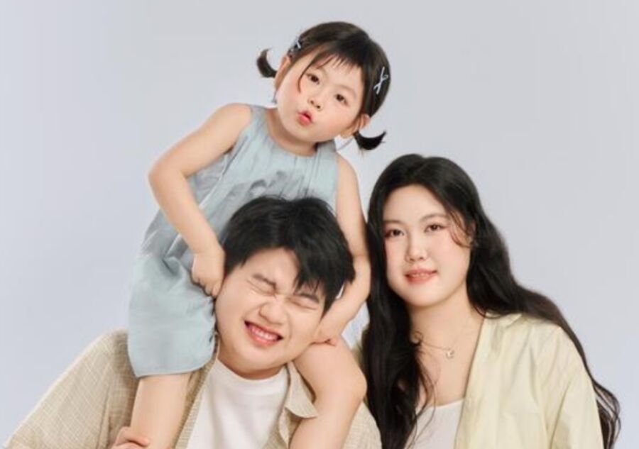 瑶一瑶妈妈现身直播，体重已经将近200斤，被吐槽后破防回怼 