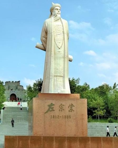 1872年，60岁的左宗棠刚取得胜仗，听到打更的声音，大惊：全军拔营，立刻前进！