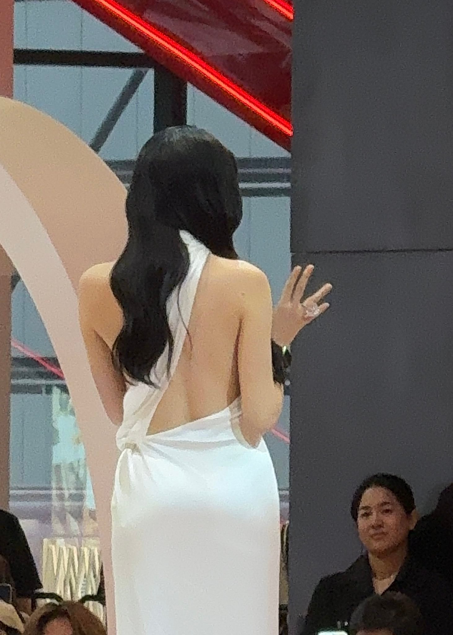 妈妈的背