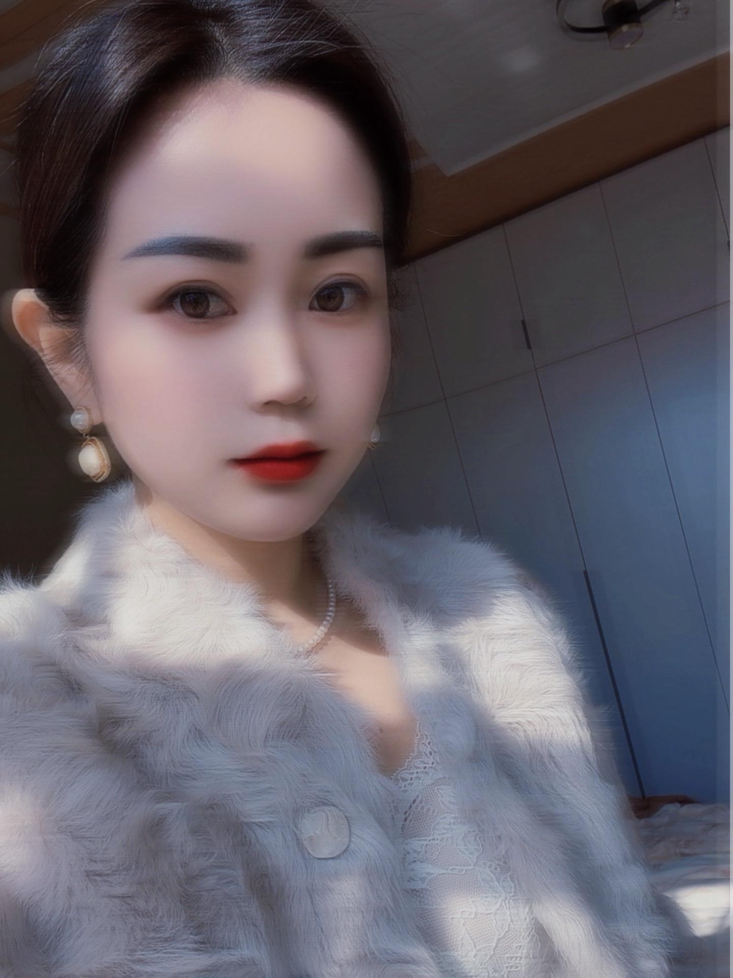 “是不是对人太好，就会显得自己特别很廉价……”