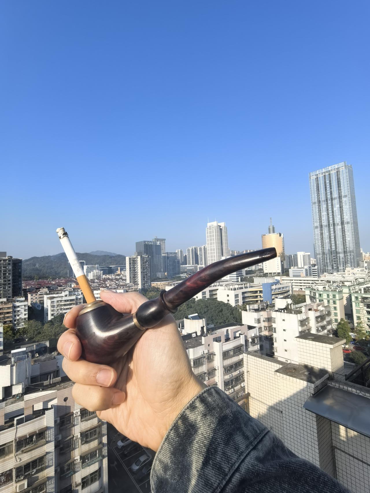 哈梅内伊被老美清楚了，伊斯兰世界一大传奇以一种意想不到的方式挂上了句号。现在来看