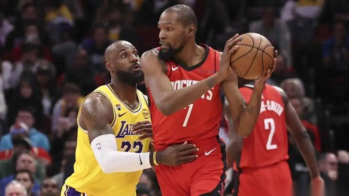 北京时间4月22日，季后赛首轮G2，西部第五火箭继续客场挑战西部第四湖人。系列赛