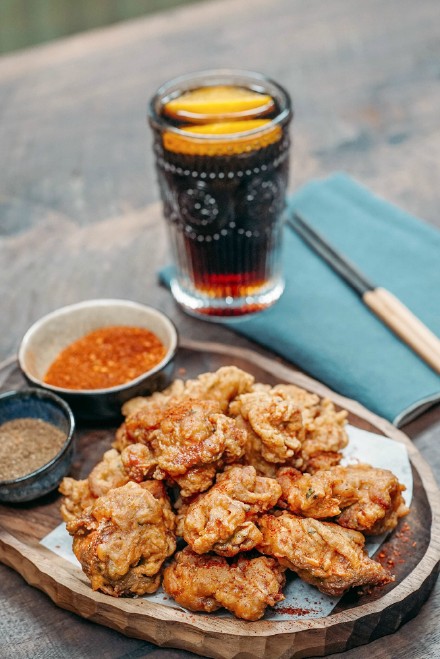 最近爆红的现炸小酥肉的详细做法来啦！酥肉可乐，最适合晚上边看电视边吃了。速度马！