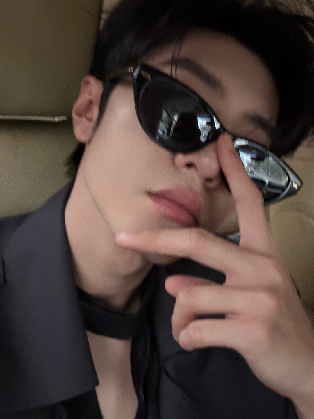 陈哲远一句话让大张伟破防 大张伟说自己砸锅卖铁什么都干陈哲远直接一句收破烂儿的吧