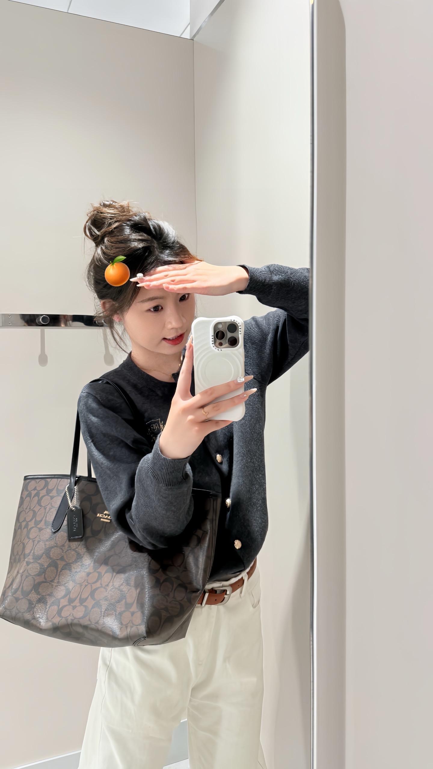 怎么偶尔听到老歌时 忽然也恍了神