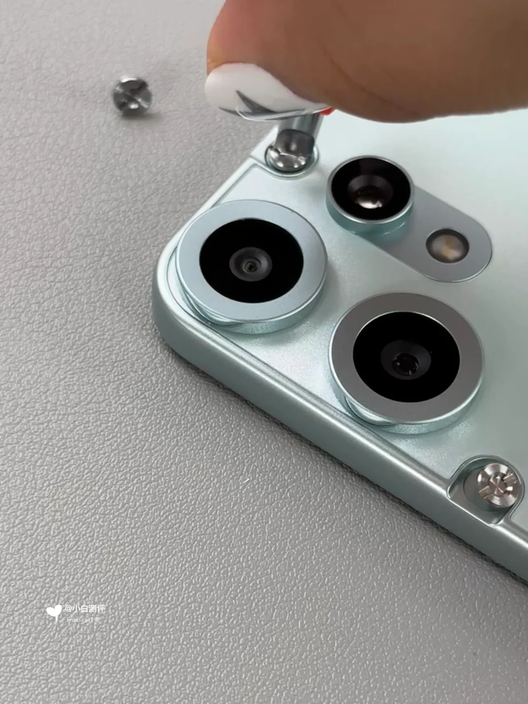 居然让用户自己拧螺丝？小众手机分享