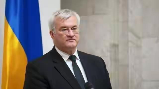 乌外长称乌方愿与俄方在除莫斯科及明斯克以外第三方首都举行领导人会谈。

△乌克兰