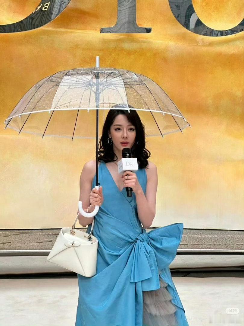 迪丽热巴邓为迪奥生图 来看看两位状态怎么样～ 