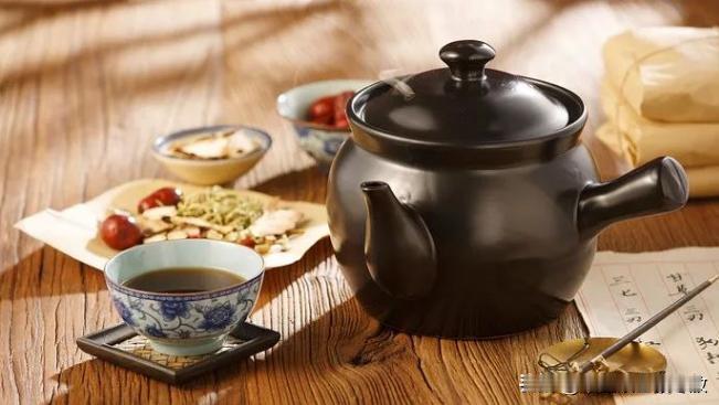 总是很累、没精神，用这4个药，补气，补血，温阳，滋阴

如果你出现了汗多、自汗等