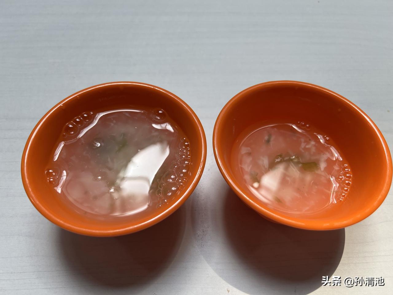 在新校区食堂当你在等饭的时候可以先喝鸡蛋汤🥣或玉米🌽🍜面粥，昨天在等饺子?