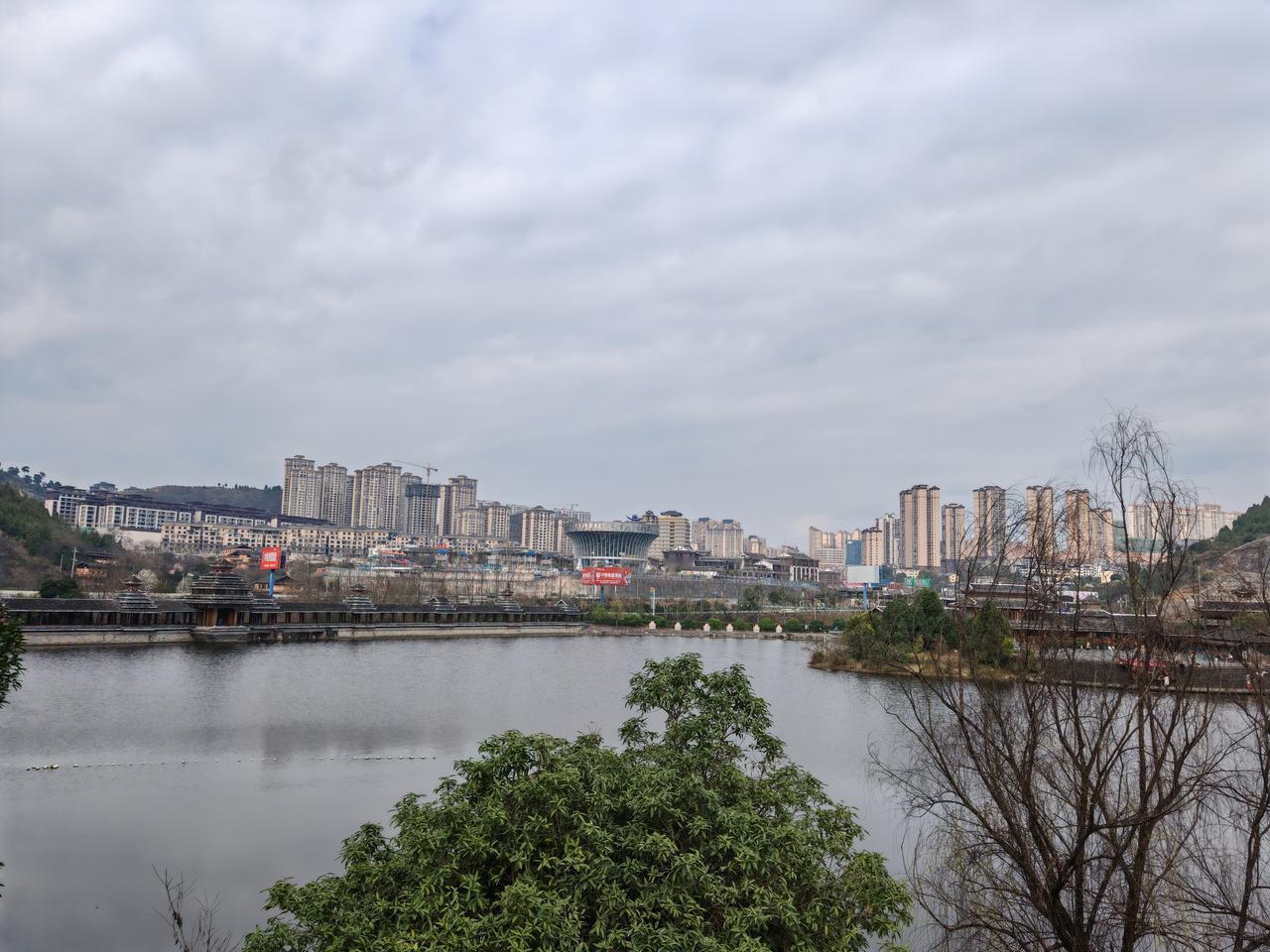 正月里就是走亲访友的好时节，大家在热闹中传递温暖，祝福所有人马年都吉祥如意！