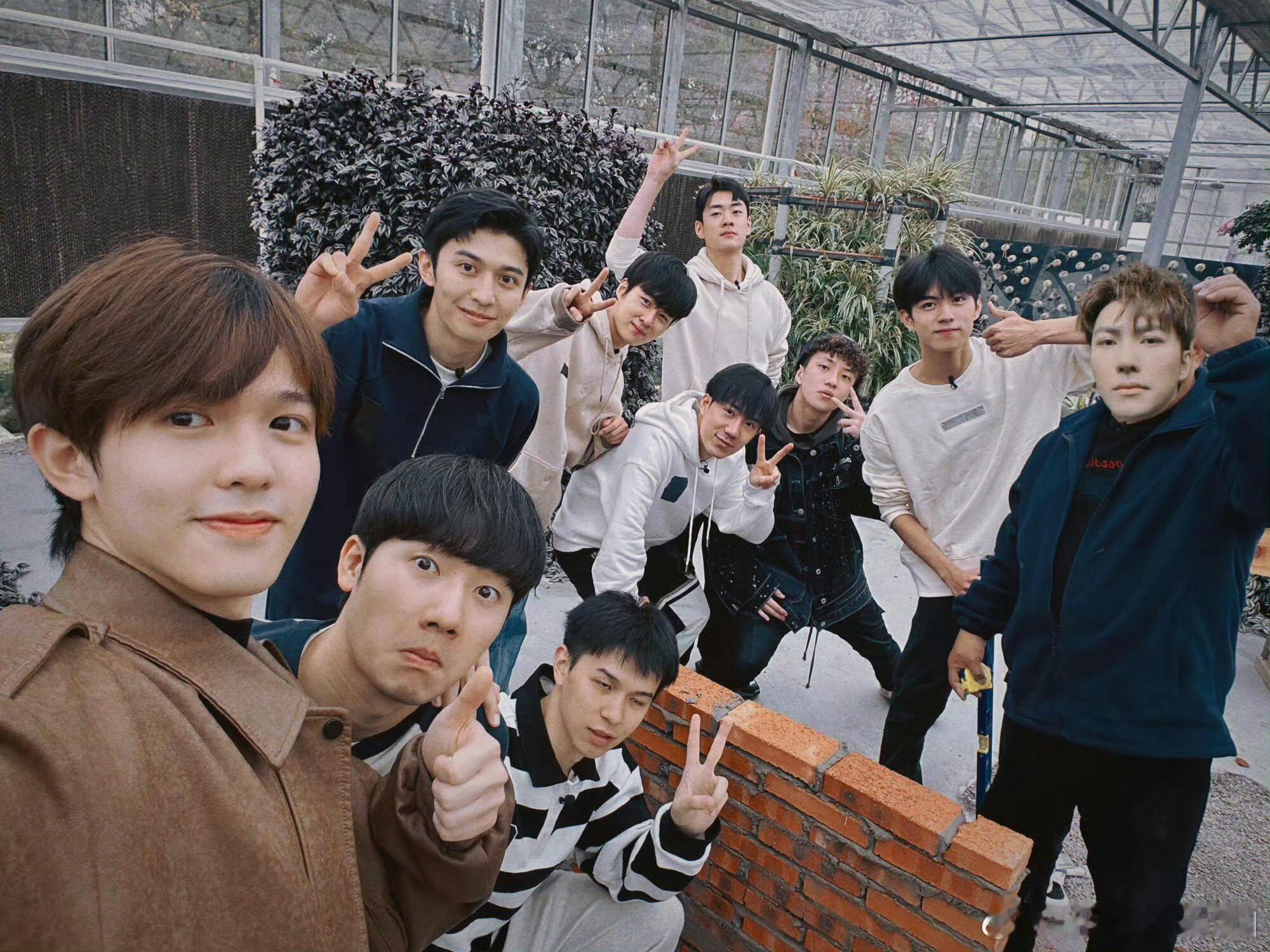 十个勤天我什么时候能为你们花点钱 禾伙人都是手速大神吧！哥几个卖力吆喝到没空喝水