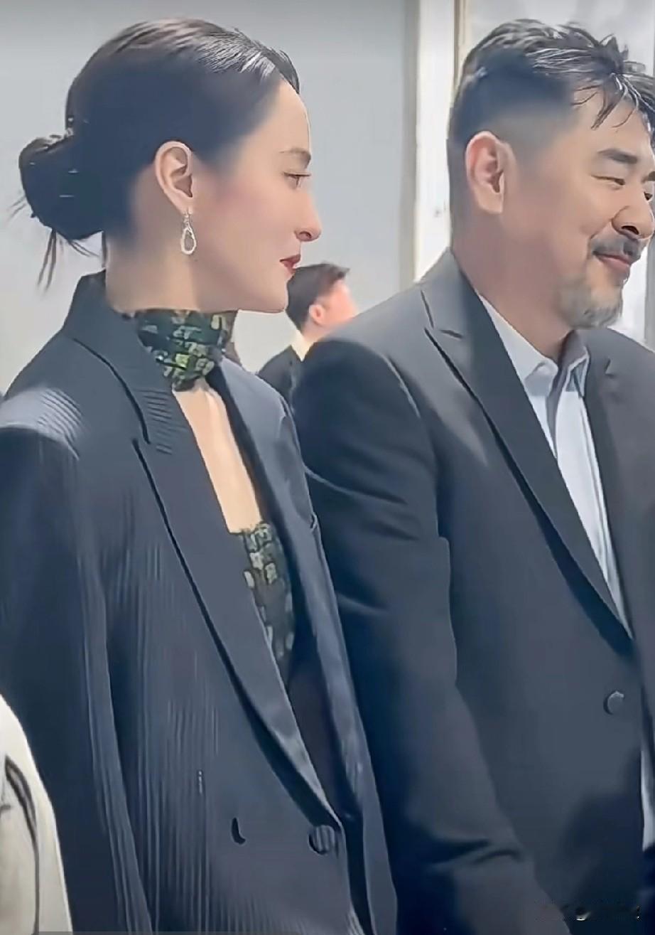 陈建斌蒋勤勤夫妇同框，
两人状态好好呀！