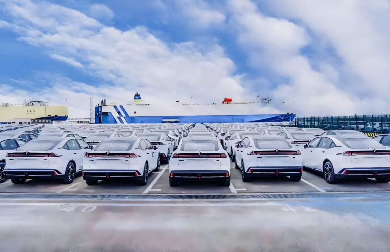 重庆海关 近日，据重庆海关公布的数据，2026年前7个月，重庆出口汽车353.3