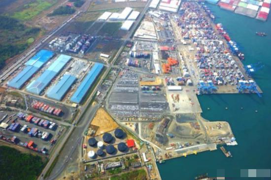 美帝再次搬起石头砸自己的脚！巴拿马港口交易被各种阻拦，李嘉诚也被批的体无完肤，搞