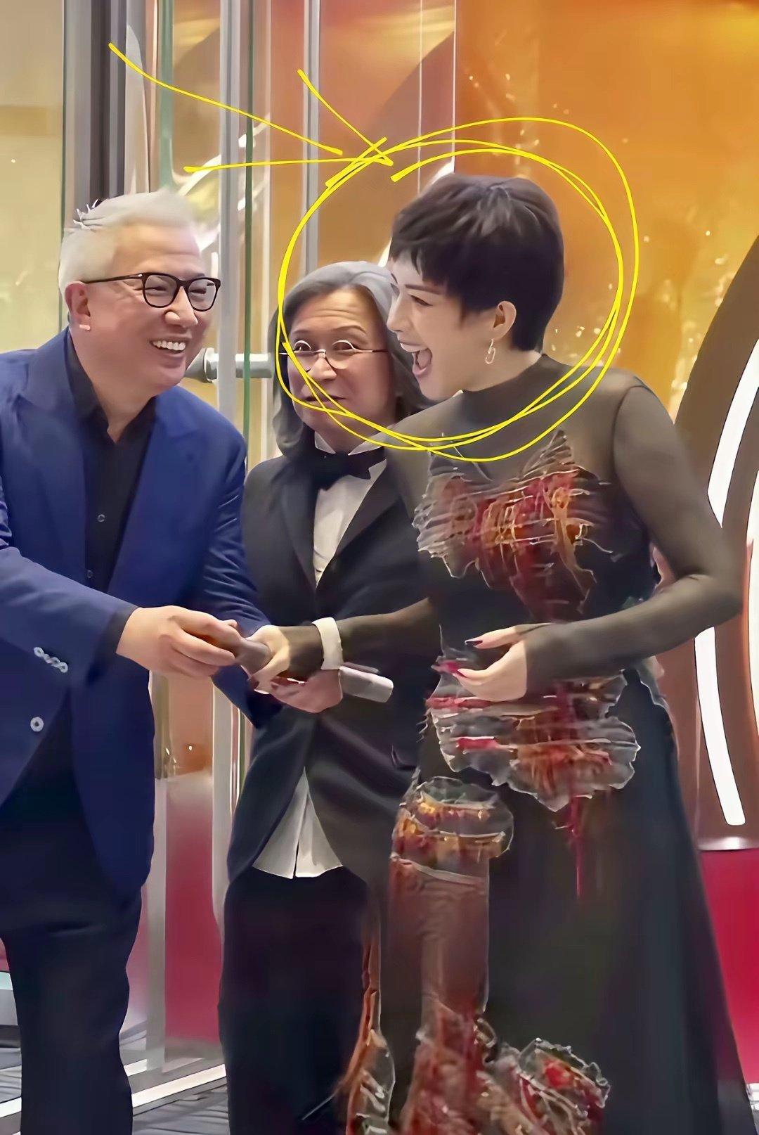 这是谁？是章子怡吗？不敢相信！
