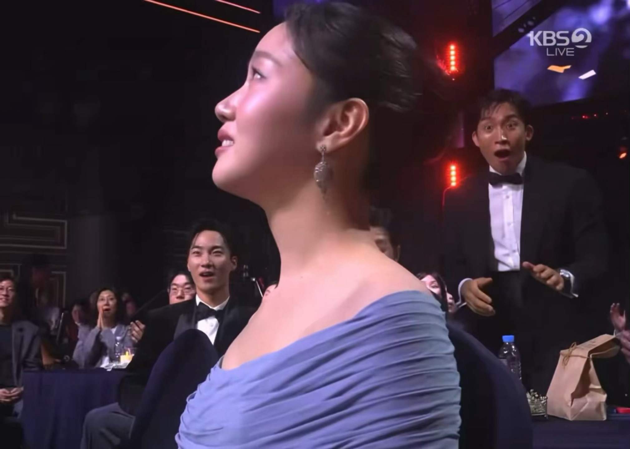 我不行了 听到金高银大赏的李相二表情 ⬇️ 