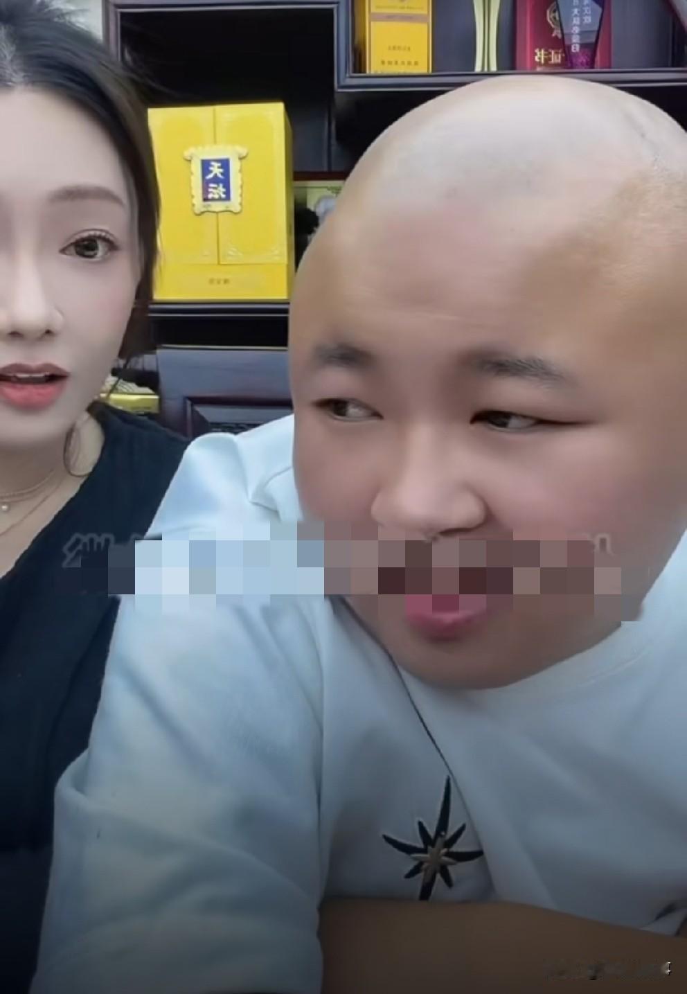 佳希公开ks总收益，哭诉抱怨与老狗结婚后收入直线下滑！

           