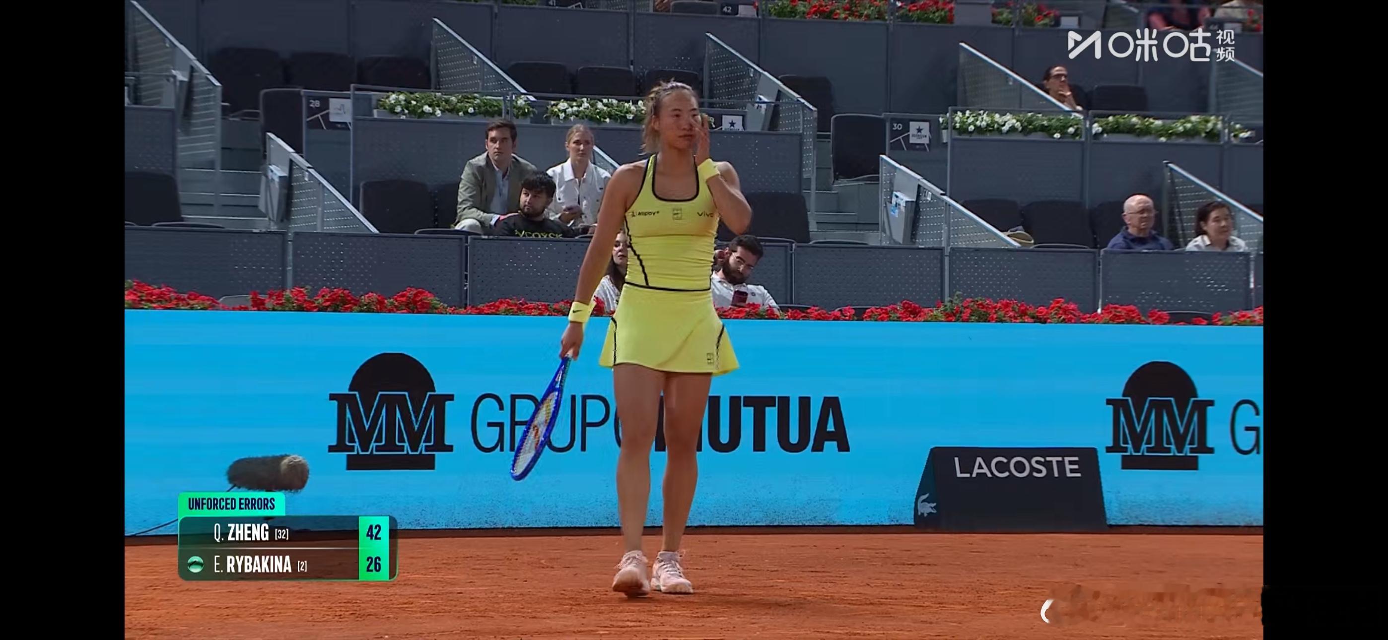 郑钦文的ue太多了郑钦文42-26莱巴金娜，双误发出了9记郑钦文vs莱巴金娜wt