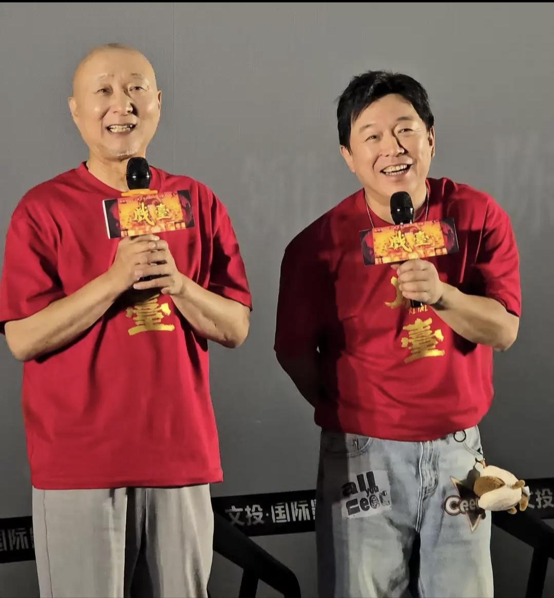 2023年，陈佩斯给黄渤打电话，小心翼翼地说:“我筹拍的《戏台》有个角色想你出演