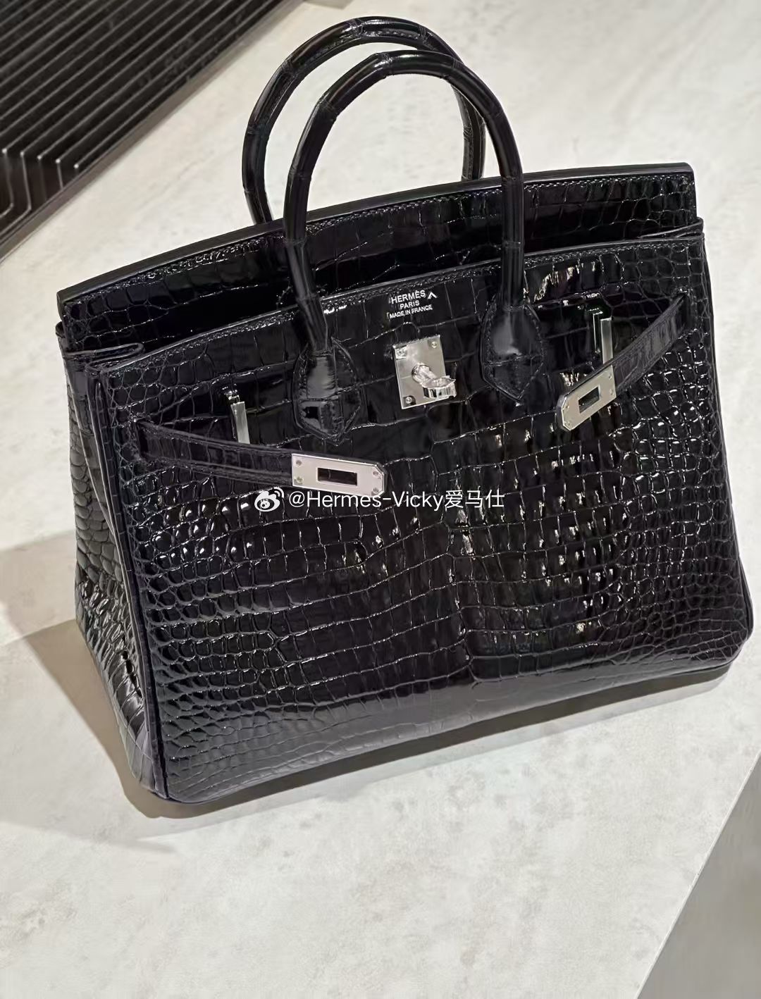 birkin 25 黑银 倒V 亮面鳄鱼🐊 闪耀迷人 一眼沦陷🖤 