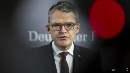 德国军事专家的一番话，引发国际舆论哗然！他直言，如今中国的军事力量已经强大到让美