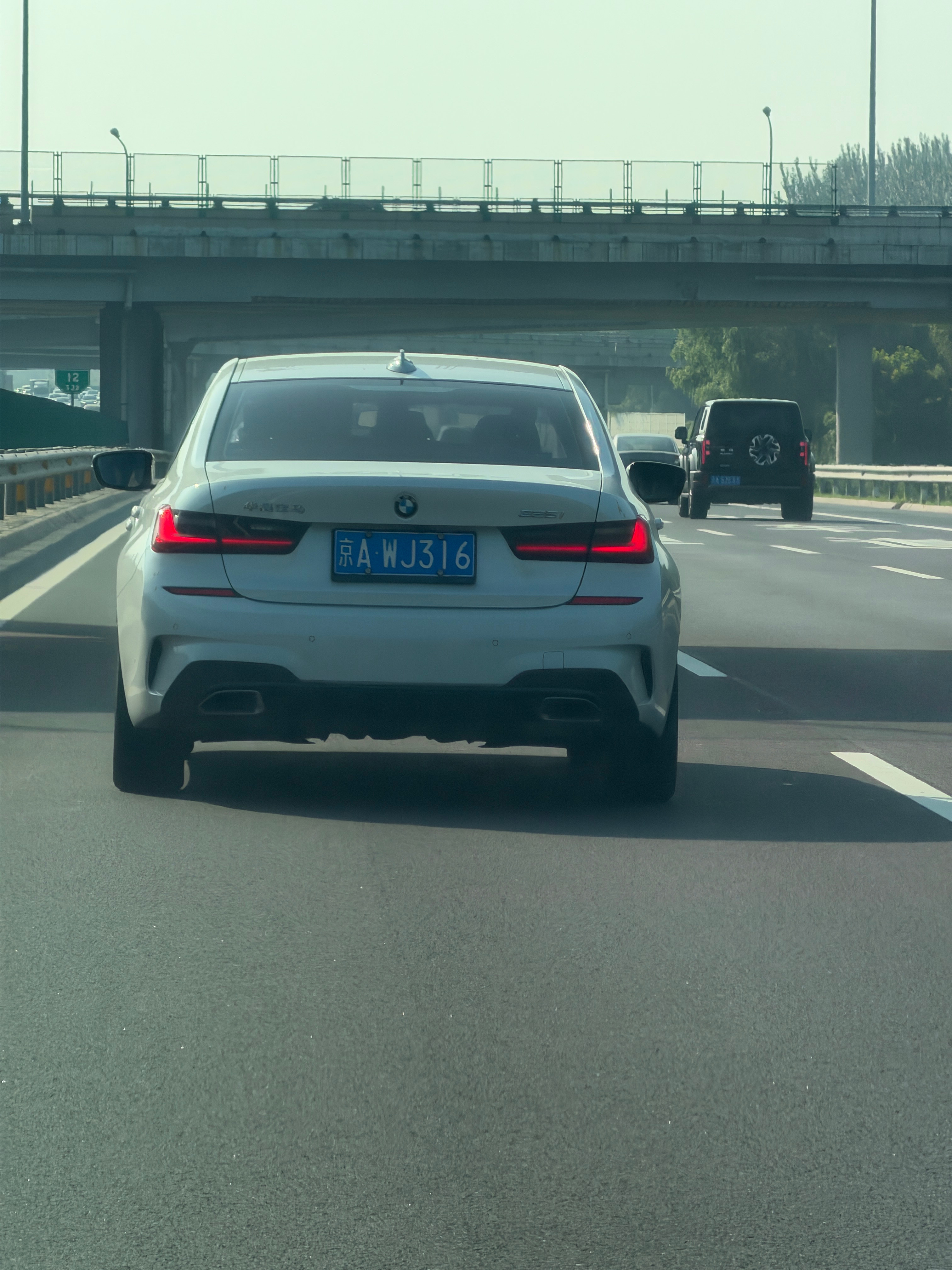 请问，车牌子卖吗？ 