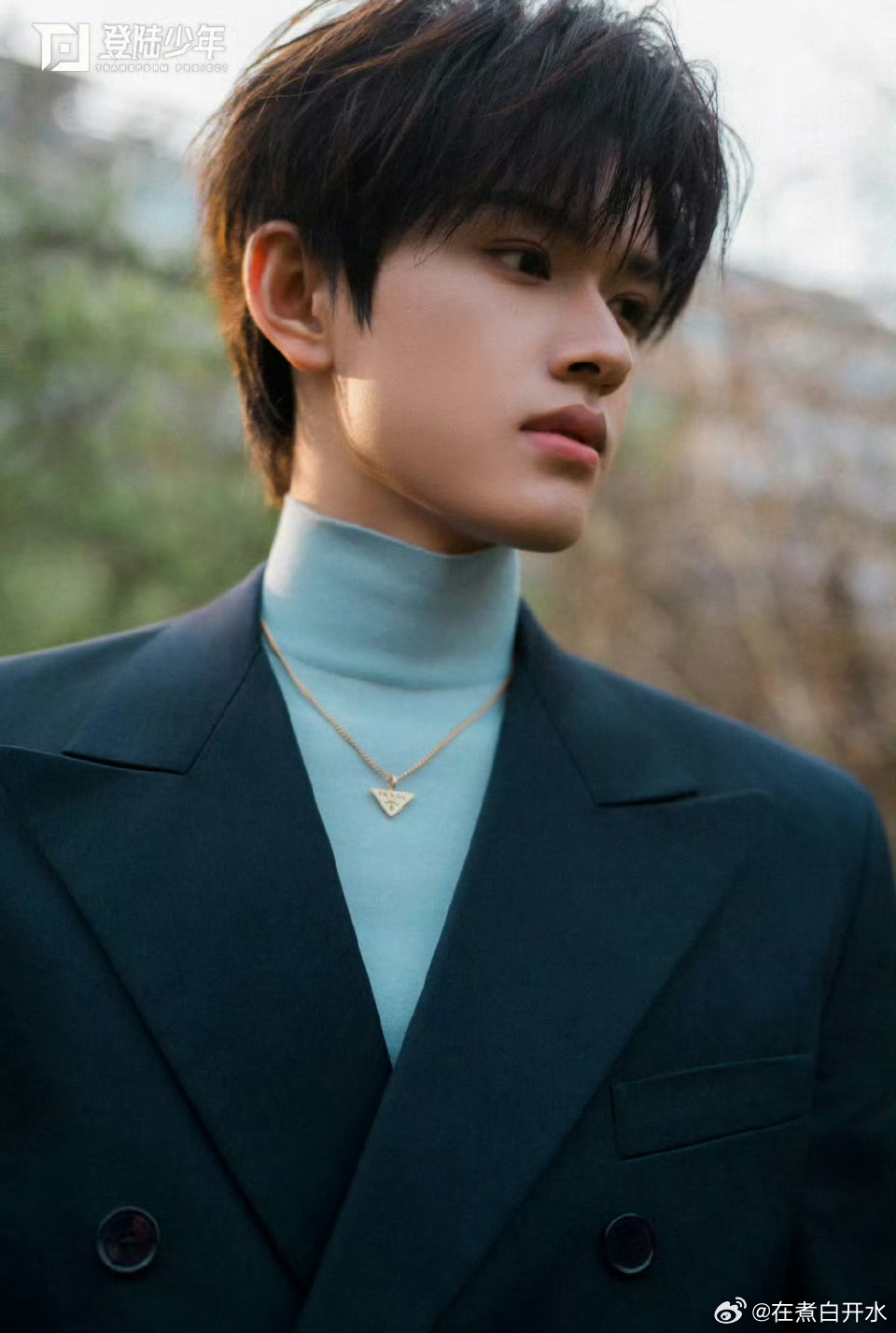 赵丽颖站姐发了张极被颖宝站姐这波操作可爱到，愚人节跨界发张极，惊喜又欢乐，两位宝