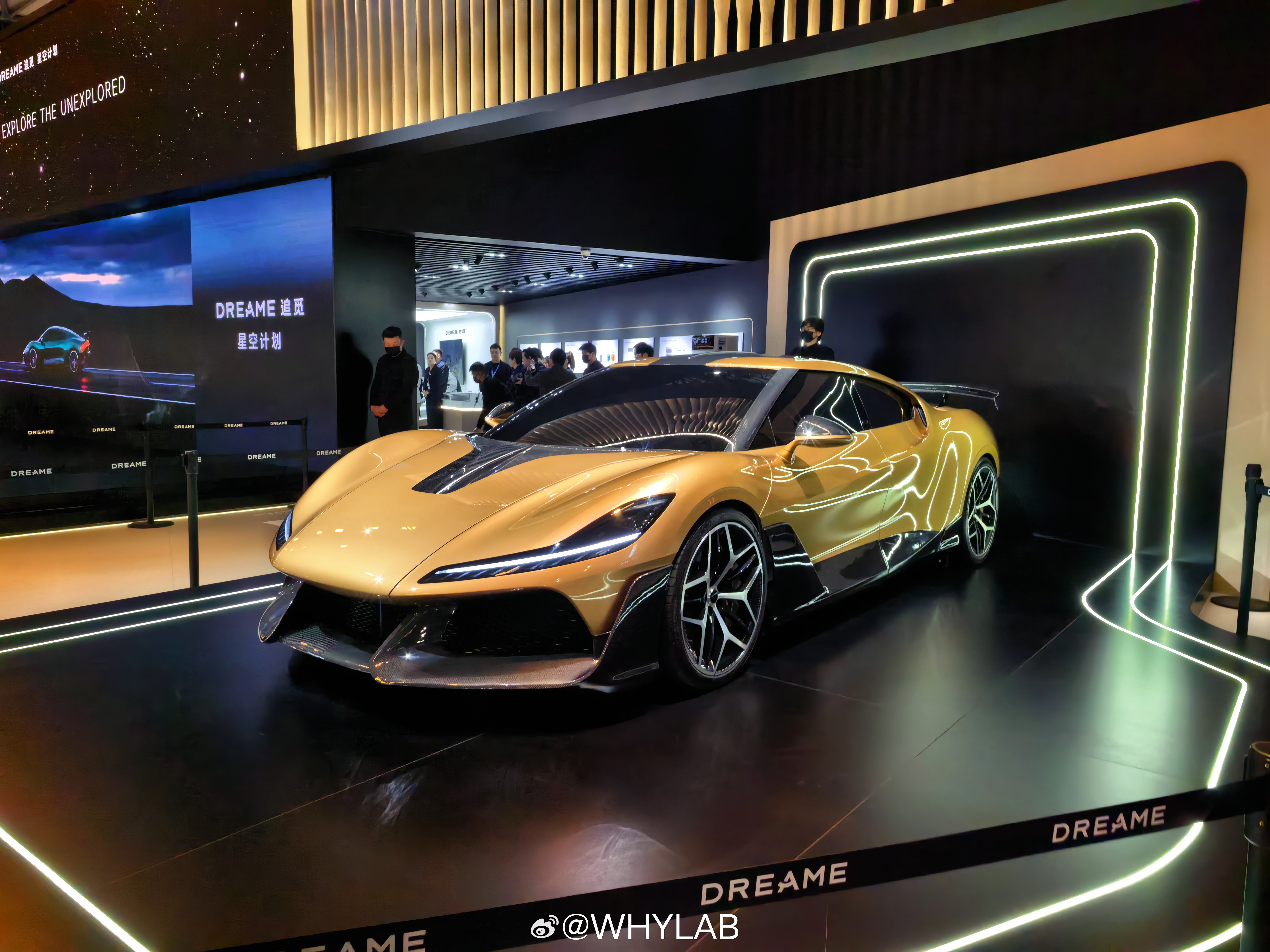 AWE2026 追觅把展台最显眼的位置留给了星空计划，关注度也是超级高。国内首秀