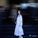 杨幂这完全是我想象中的杨幂 我爱她那种不拘小节的精神，不管是穿搭还是待人接物，总