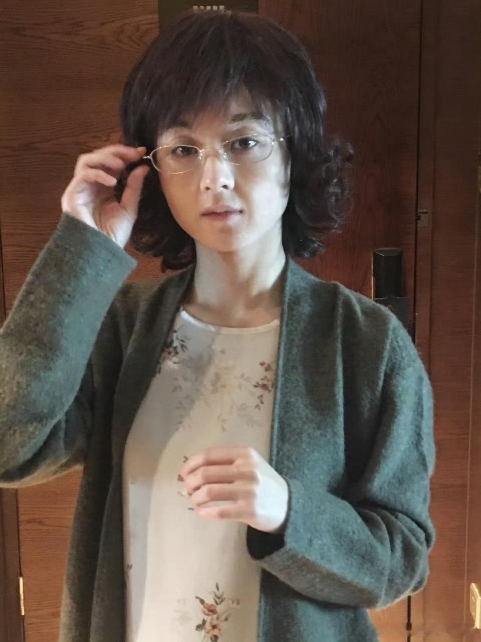 赵丽颖老年妆也有了[捂嘴哭]后面也会挑战女性一生到老年这类型角色吧 ​​​