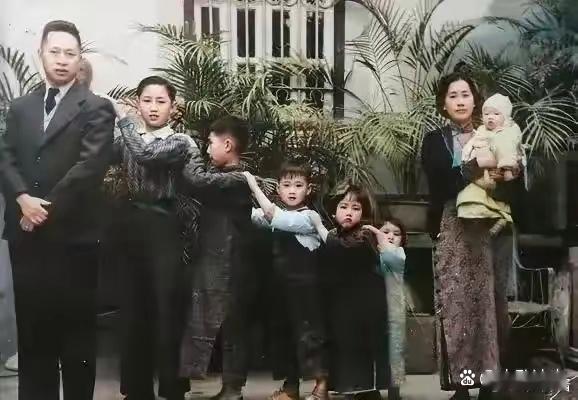 叶挺将军的一家，夫人好有气质，孩子们非常可爱了 