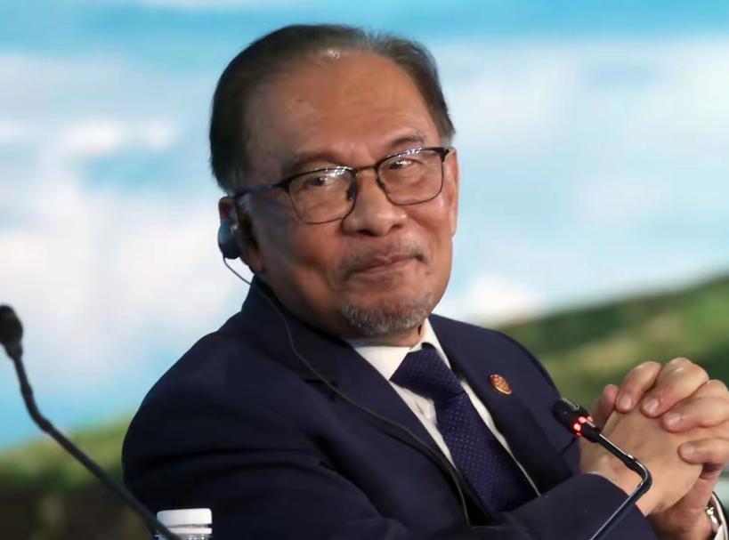 这么不待见以色列人，哪怕是拿着护照也不行，马来西亚立即驱逐出境……

据俄卫星通