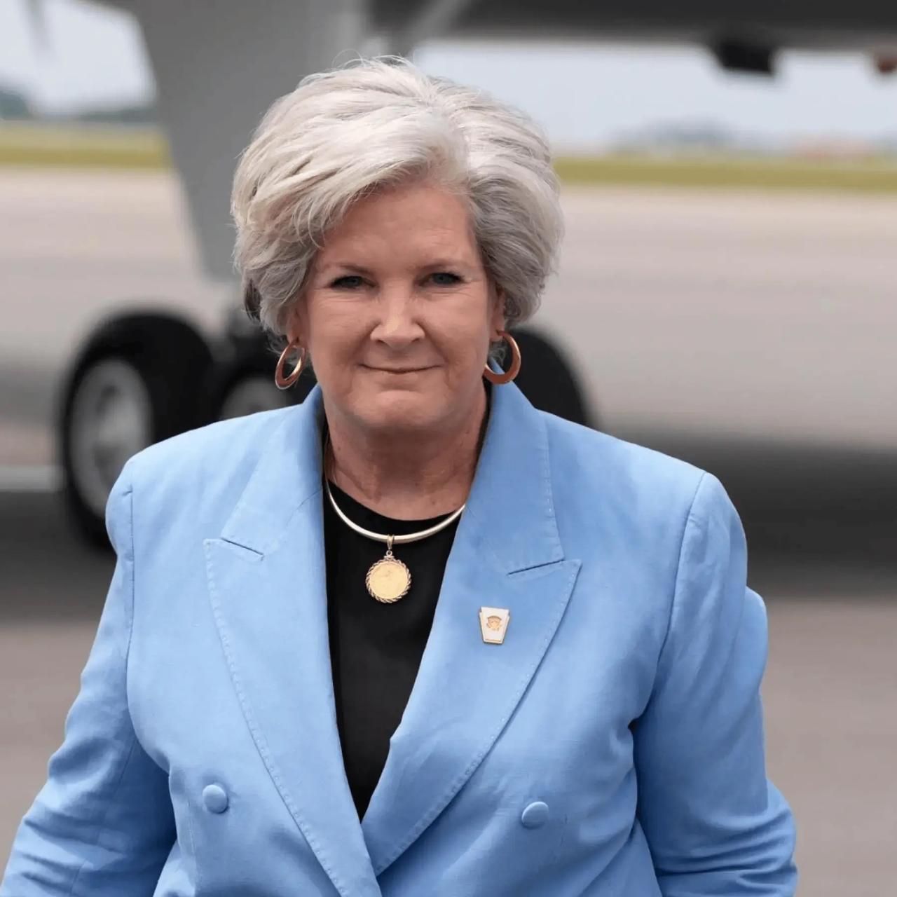 【在白宫女幕僚长眼里，白宫没有好人！】

当地时间12月16日，美国《名利场》曝