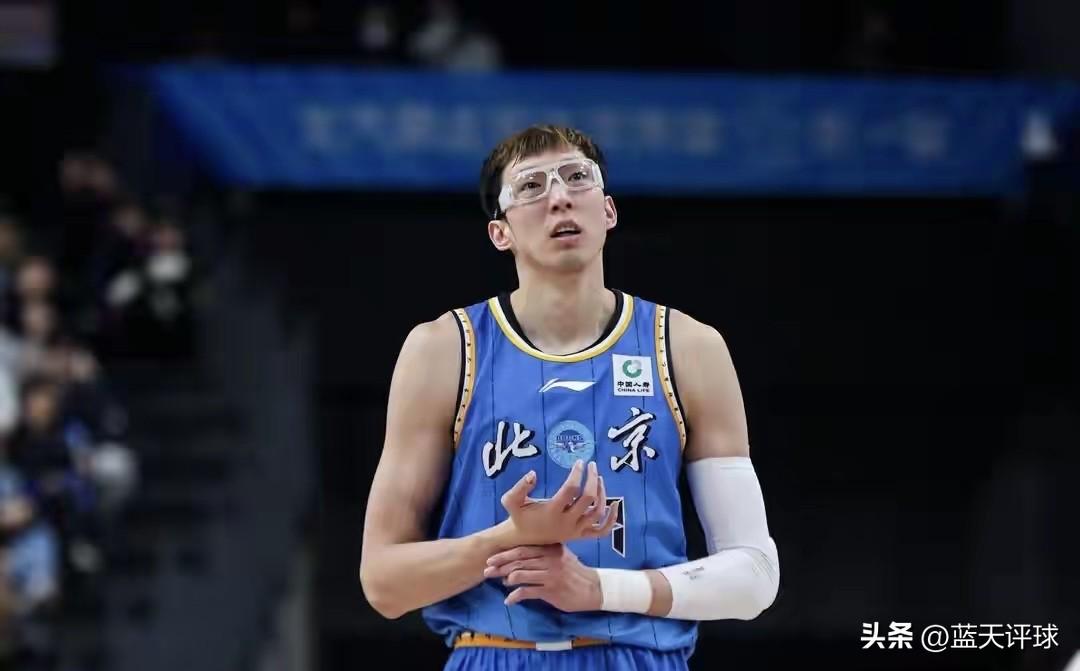 罚球8中0+绝杀三分离谱偏出！昔日大魔王断崖下滑，真该退役了

今晚CBA焦点战