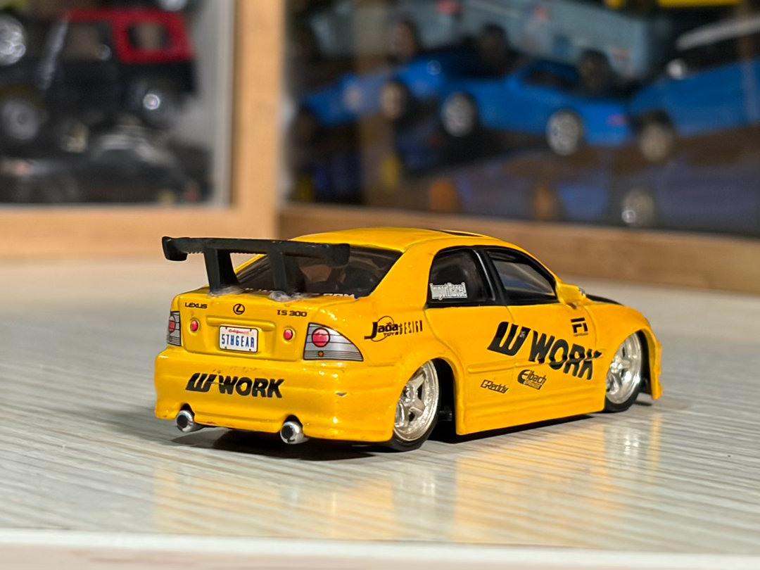 浩哥的车仔 JADA佳达 “1/64” 凌志IS300又是佳达的车，这个IS30