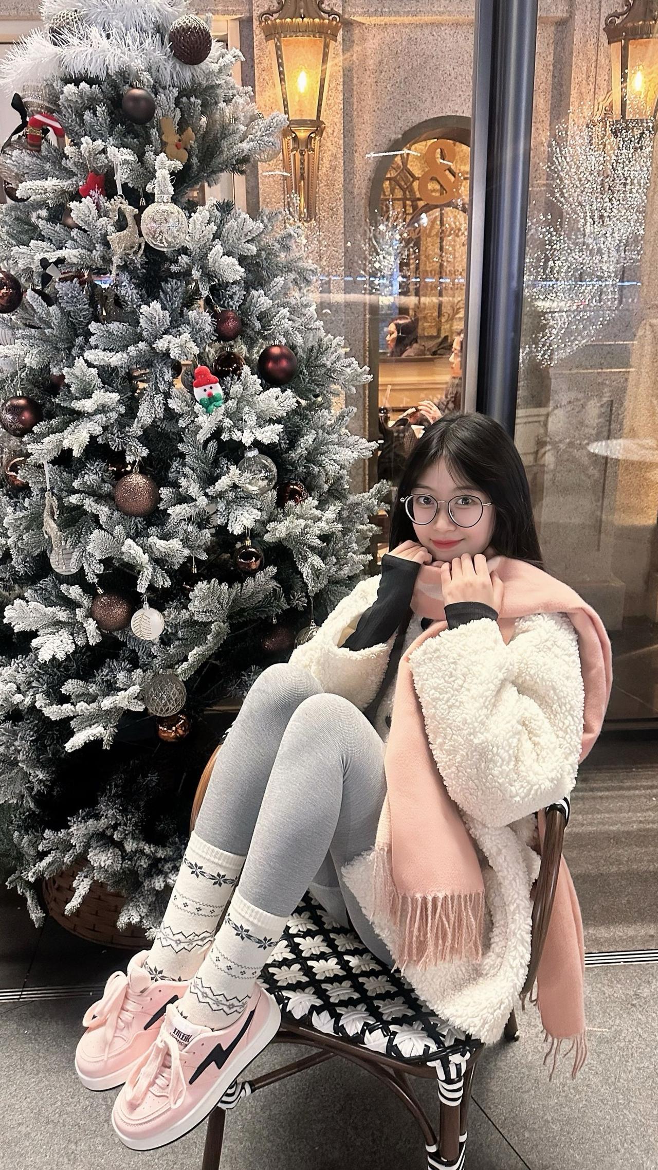 戴上眼镜就是文化人[大笑][大笑][大笑]眼镜 眼镜女生