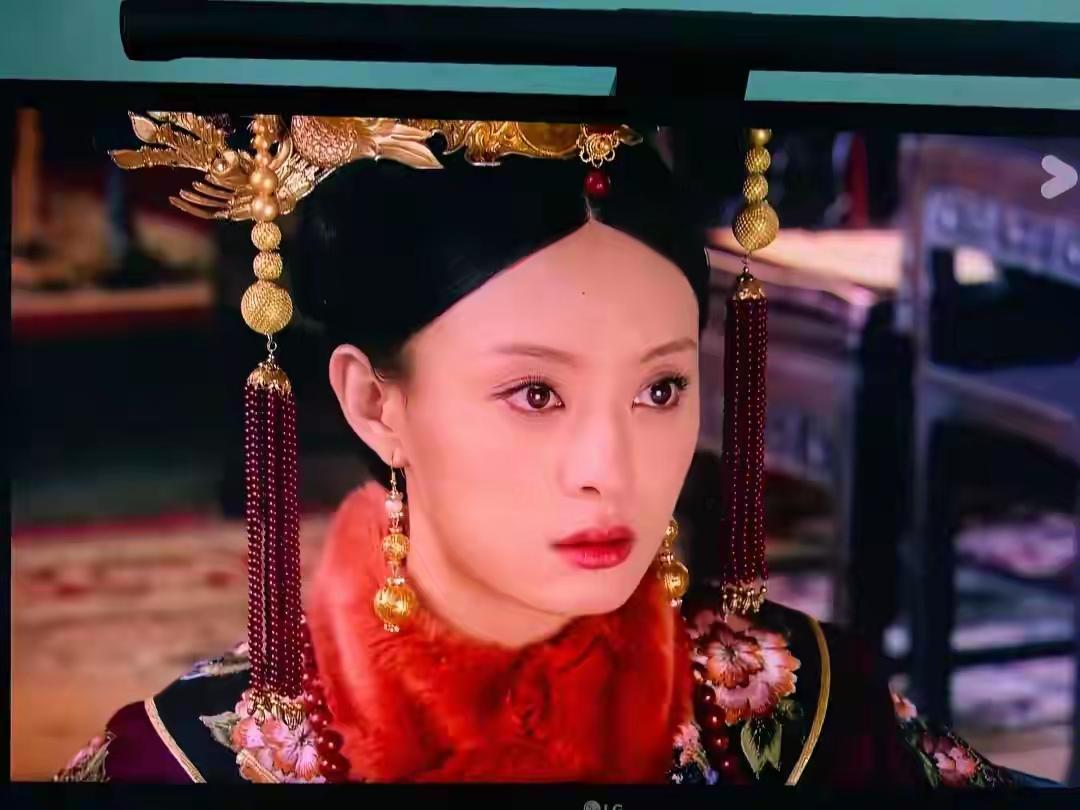 一件旧衣掀翻恩宠，皇帝的怒火从来不止一件衣裳
 
很多人以为，皇帝只因甄嬛误穿纯