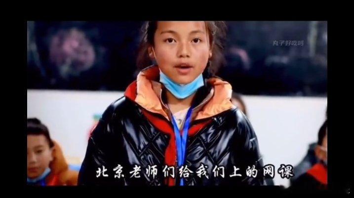 赵露思捐助的孩子们长大了  赵露思回访受捐助的孩子 赵露思一直热心公益，这次回访