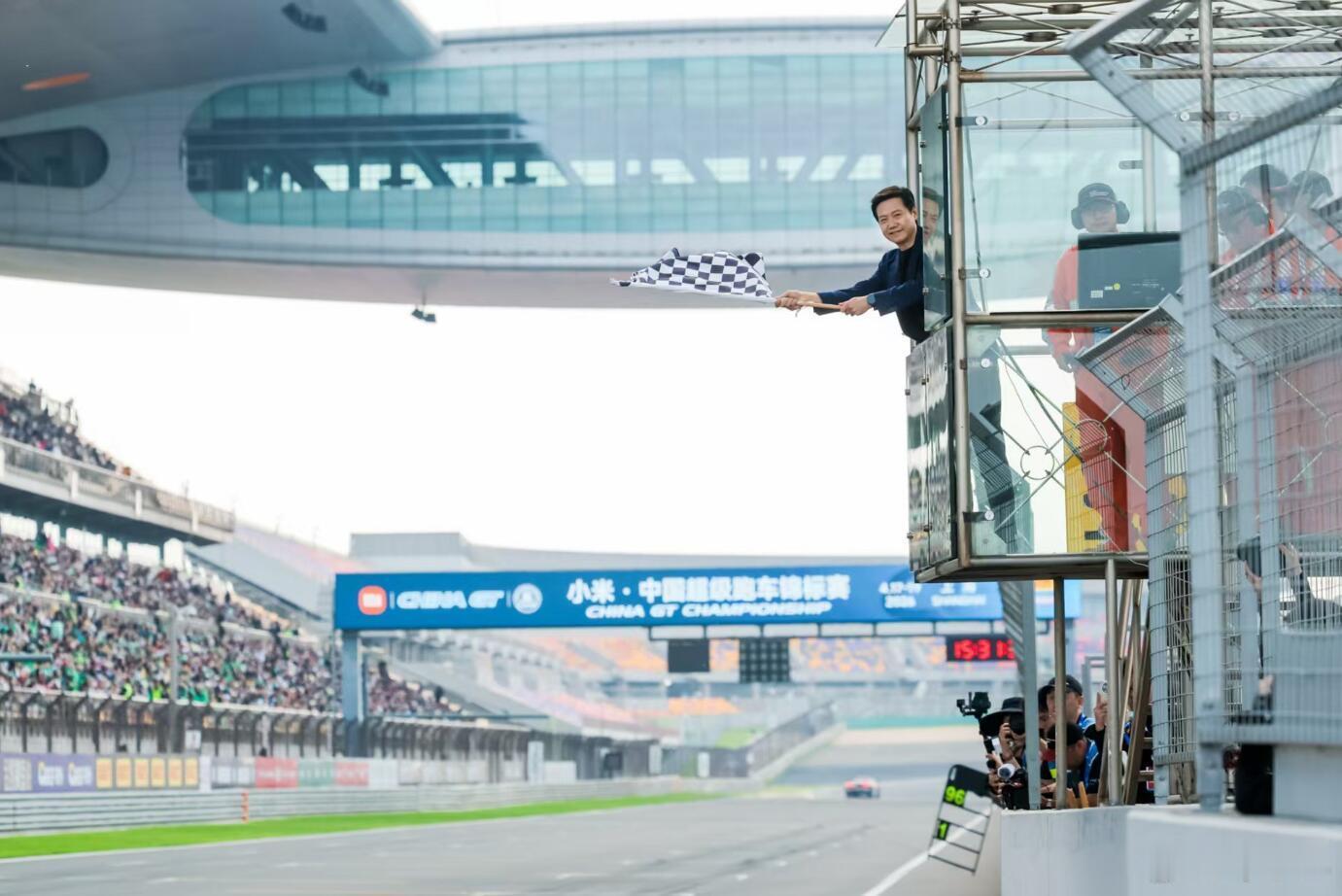 这还是很有象征意义的，在小米SU7 Ultra发布之后，我们就说过，小米有朝一日