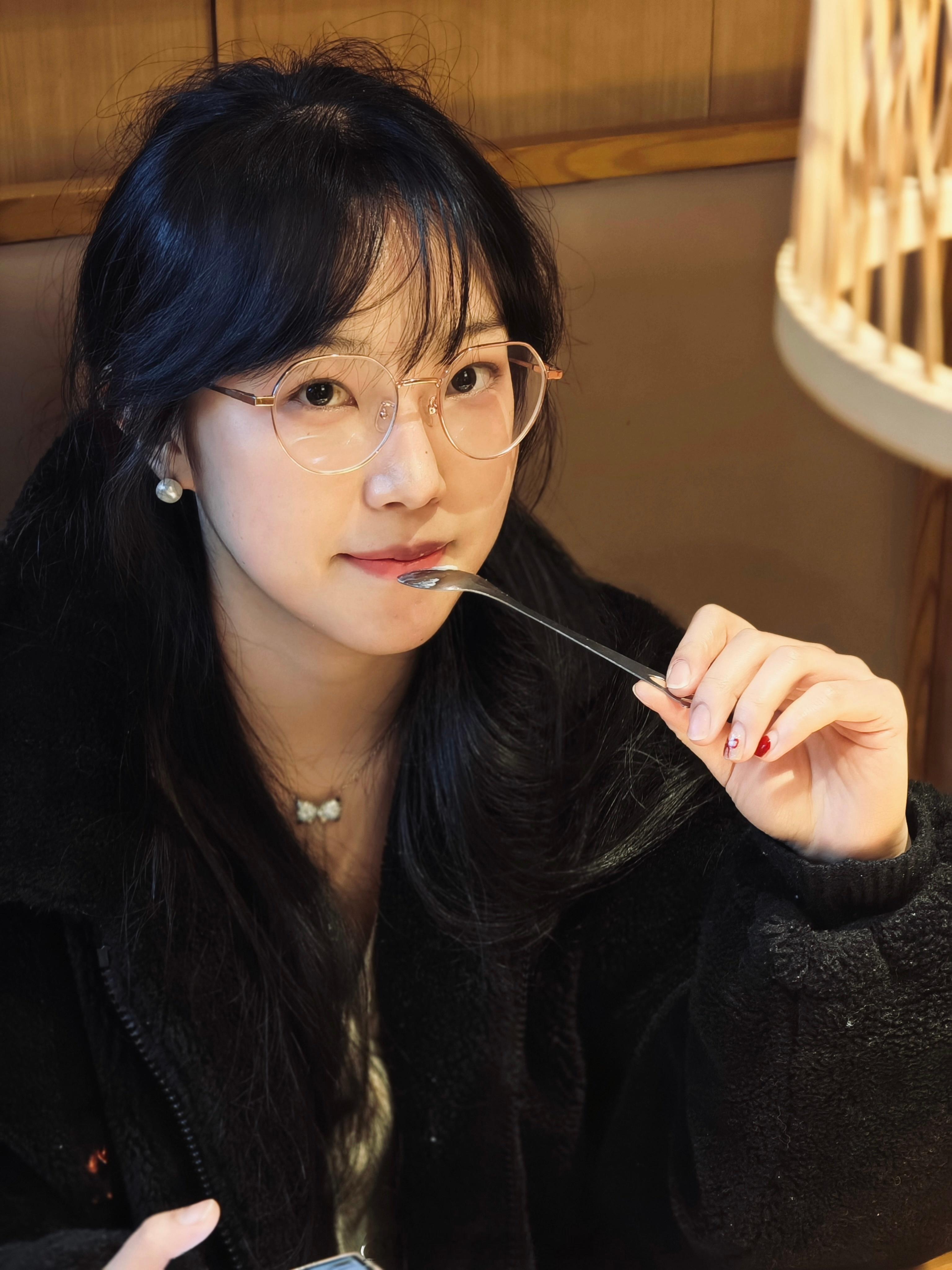 滋啦滋啦的๑ᵔ⤙ᵔ๑ ⸝⸝🥩🥢 