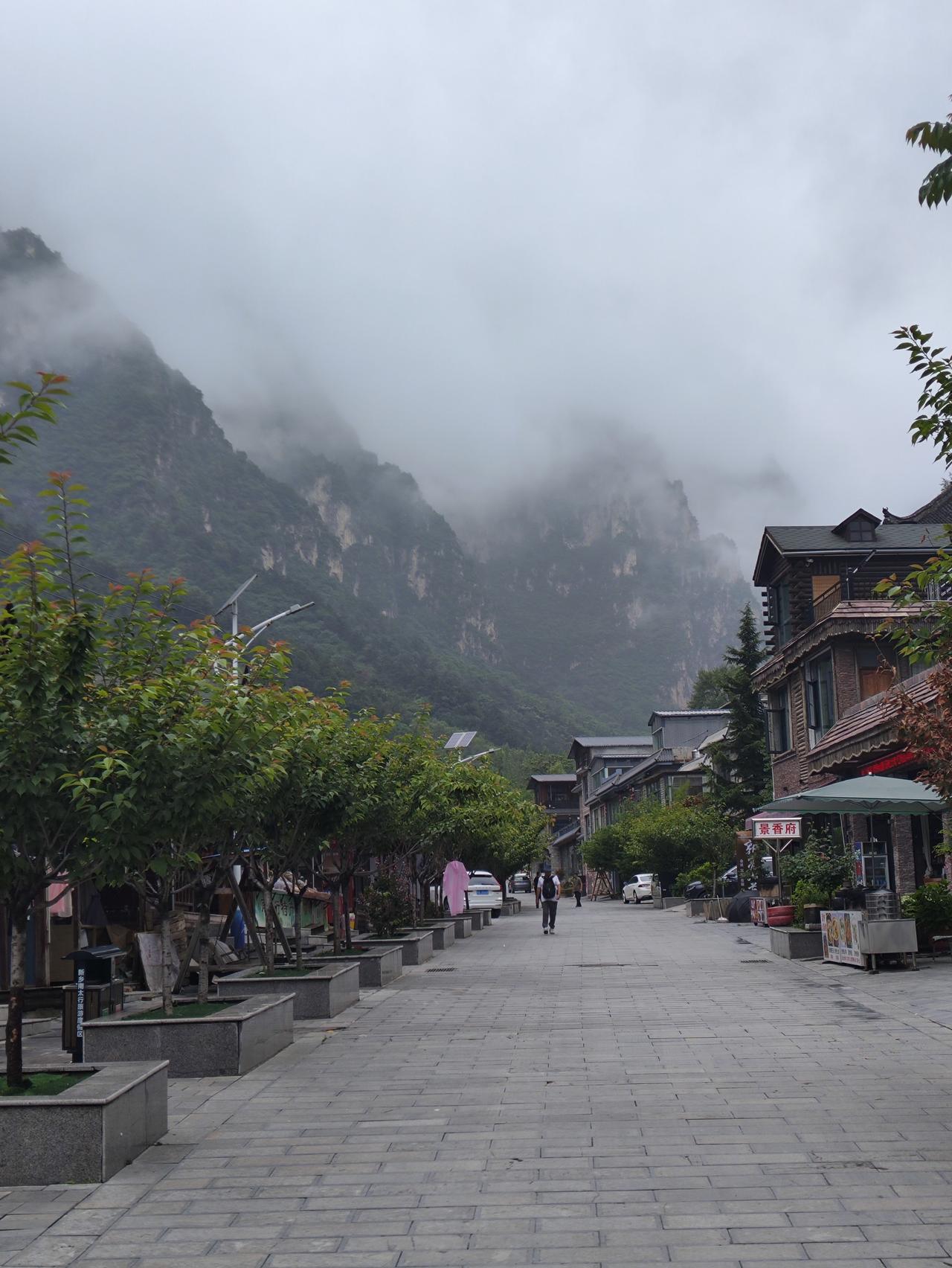 人过悬崖路，云游郭亮村(之二)
        ​郭亮村，全村没有一家人姓郭，8
