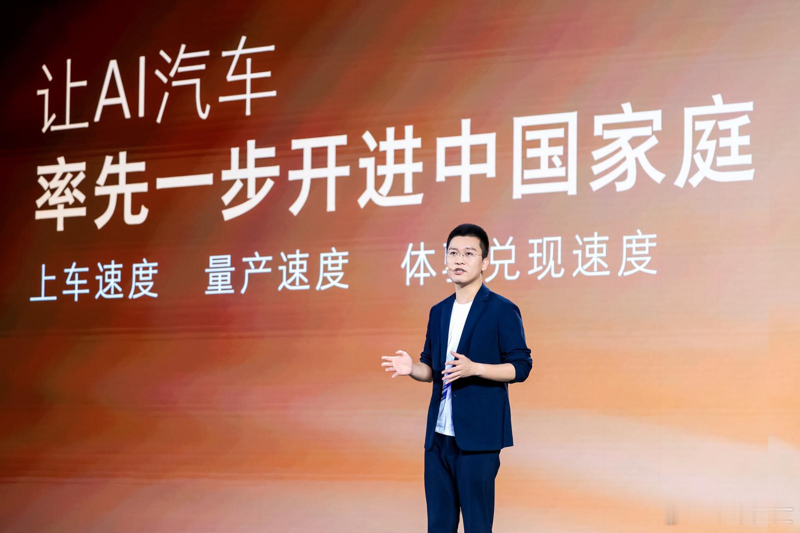 荣威把创新这事儿真刻进DNA了。20年造车功底，十年前RX5就带头搞互联网汽车，